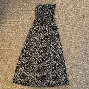 Elegant Black and Gray Patterned Dress